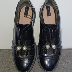Stradivarius Oxford in Black Patent w/Industrial Pearl Detail Sz EU40 (US 9/9.5)